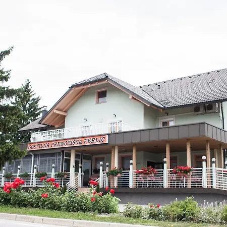 Gasthuis Gostilna In Prenocisca Ferlic