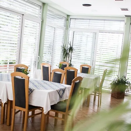 Gostilna In Prenocisca Ferlic Konukevi Braslovce